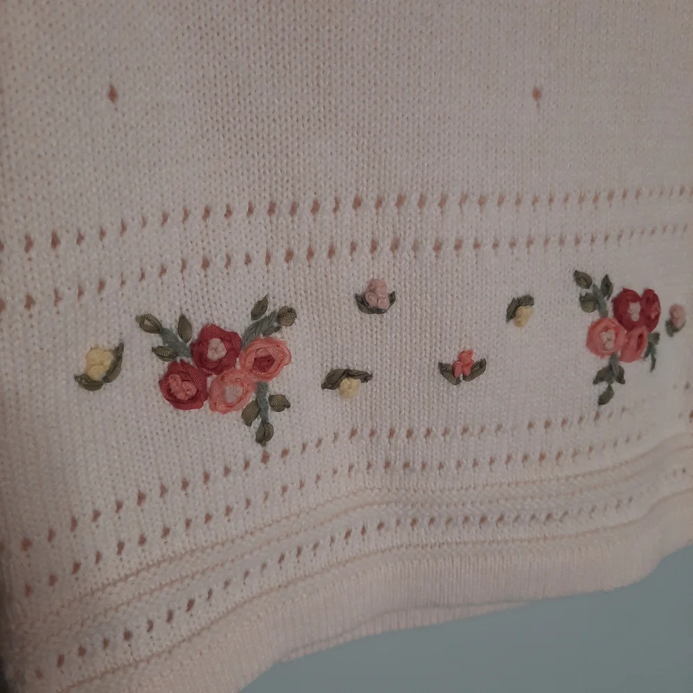 VINTAGE Soft Pink Floral Embroidered Knit Tank, Cottagecore, Grandmacore, Medium - Picture 3 of 5